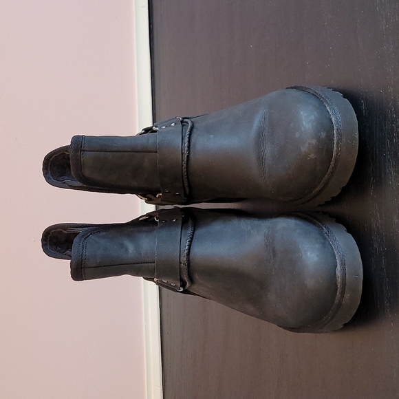 NWOB UGG black Glen boots - Picture 2 of 6